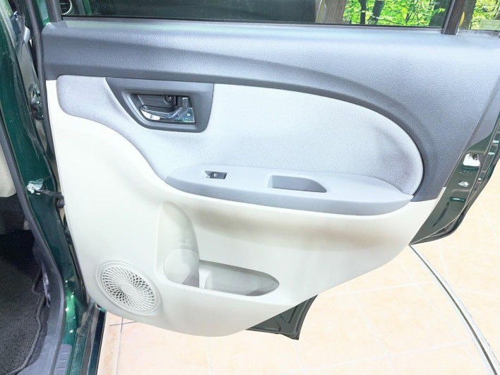 2020 Daihatsu Cast 5BA-LA250S (UW-69f56b0326f23)[13]