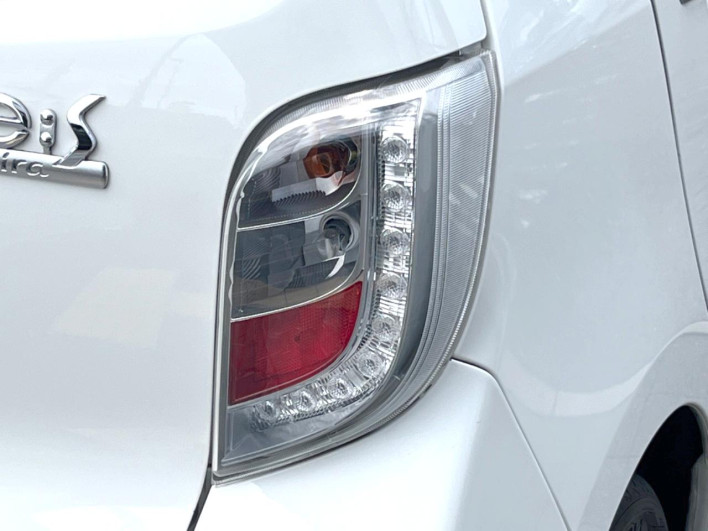 2015 Daihatsu Mirai Ease DBA-LA300S (UW-69f56b03b5caa)[19]