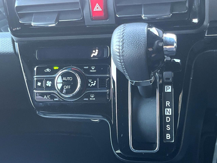 2019 Daihatsu Tanto 5BA-LA650S (UW-69f56b0fb09b9)[27]