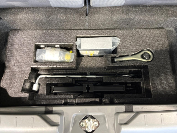 2021 Daihatsu Taft 6BA-LA900S (UW-69f56b1dd4f3f)[28]