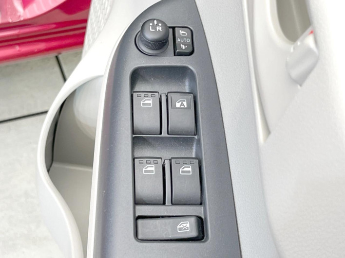 2018 Daihatsu Boon 5BA-M700S (UW-69f56b22e1873)[28]