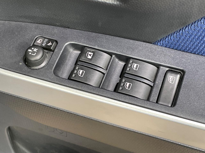 2017 Toyota TANK DBA-M900A (UW-69f56b25520f3)[17]
