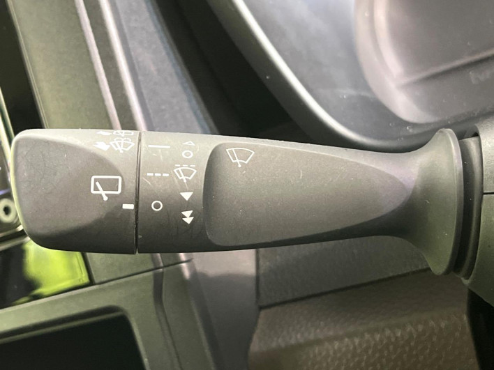 2021 Toyota Roomy 5BA-M900A (UW-69f56b2a4d40f)[25]