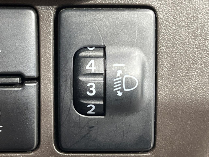 2021 Toyota Roomy 5BA-M910A (UW-69f56b30c69ee)[19]