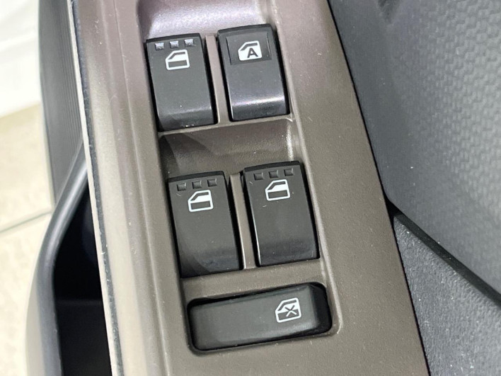 2021 Toyota Roomy 5BA-M910A (UW-69f56b30c69ee)[11]