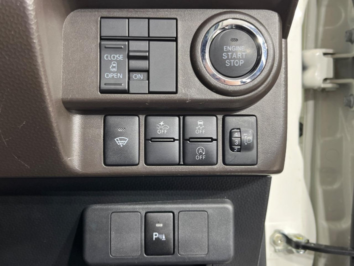 2021 Toyota Roomy 5BA-M910A (UW-69f56b30c69ee)[13]