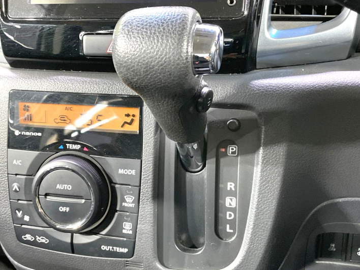 2015 Suzuki Spacia Custom DAA-MK42S (UW-69f56b484323e)[13]