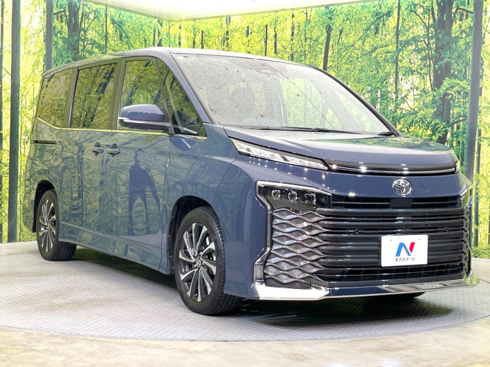2022 Toyota Voxy 6BA-MZRA90W (UW-69f56b8369ede)[15]