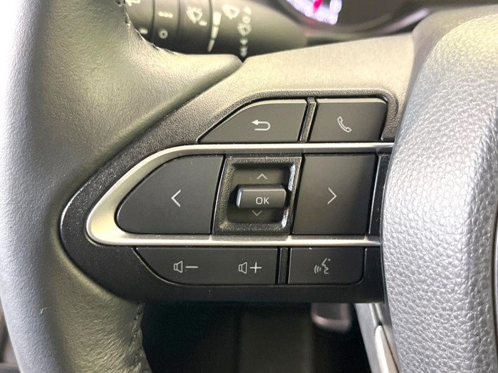 2022 Toyota Voxy 6BA-MZRA90W (UW-69f56b8369ede)[25]