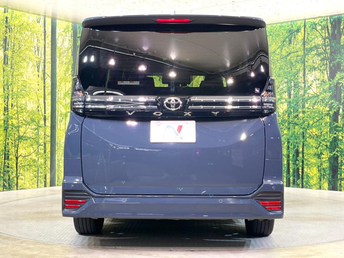 2022 Toyota Voxy 6BA-MZRA90W (UW-69f56b8369ede)[18]