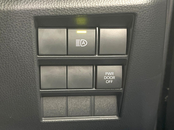 2022 Toyota Voxy 6BA-MZRA90W (UW-69f56b8369ede)[23]