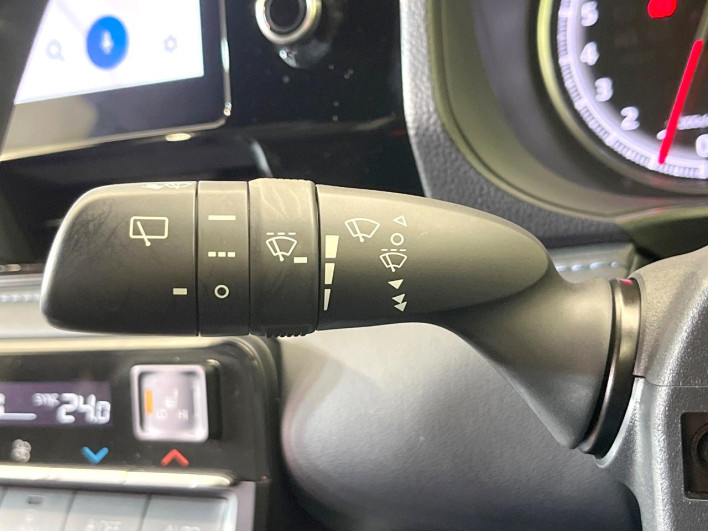 2022 Toyota Voxy 6BA-MZRA90W (UW-69f56b8369ede)[27]