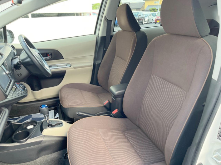 2012 Toyota Aqua DAA-NHP10 (UW-69f56b8a0c0ff)[22]
