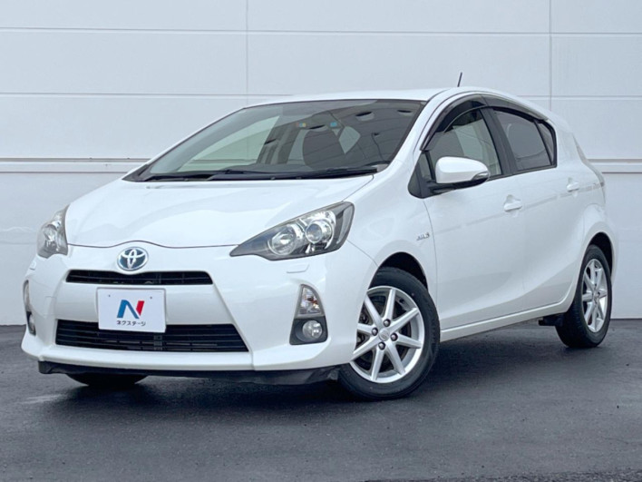 2012 Toyota Aqua DAA-NHP10 (UW-69f56b8a0c0ff)[4]