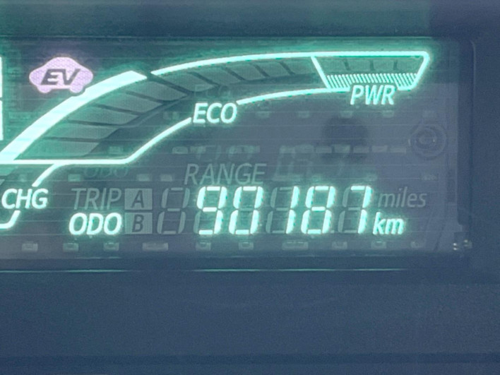 2012 Toyota Aqua DAA-NHP10 (UW-69f56b8a0c0ff)[2]