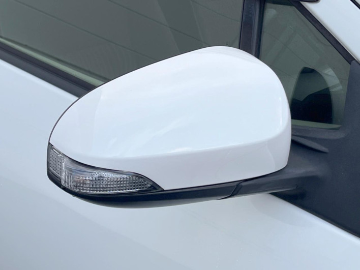 2012 Toyota Aqua DAA-NHP10 (UW-69f56b8a0c0ff)[10]