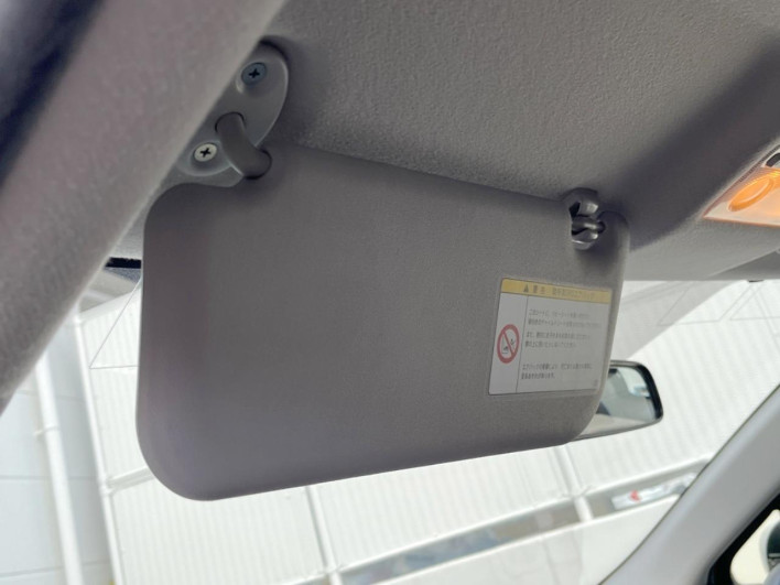 2012 Toyota Aqua DAA-NHP10 (UW-69f56b8a0c0ff)[24]