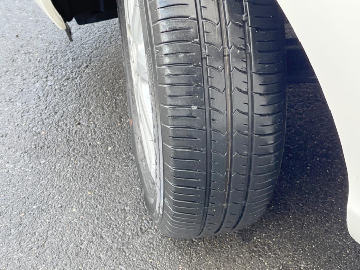 2012 Toyota Aqua DAA-NHP10 (UW-69f56b8a0c0ff)[6]