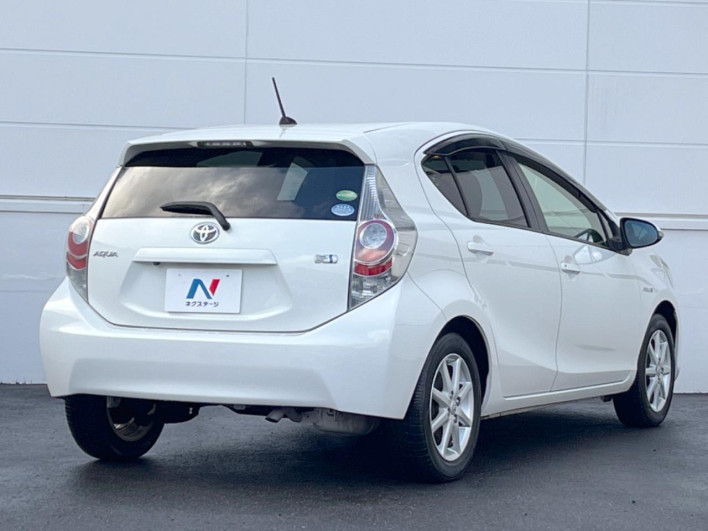 2012 Toyota Aqua DAA-NHP10 (UW-69f56b8a0c0ff)[19]