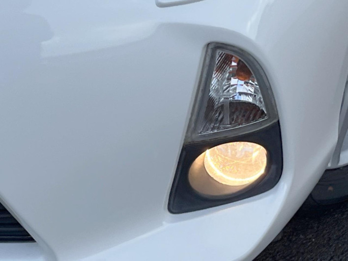 2012 Toyota Aqua DAA-NHP10 (UW-69f56b8a0c0ff)[14]
