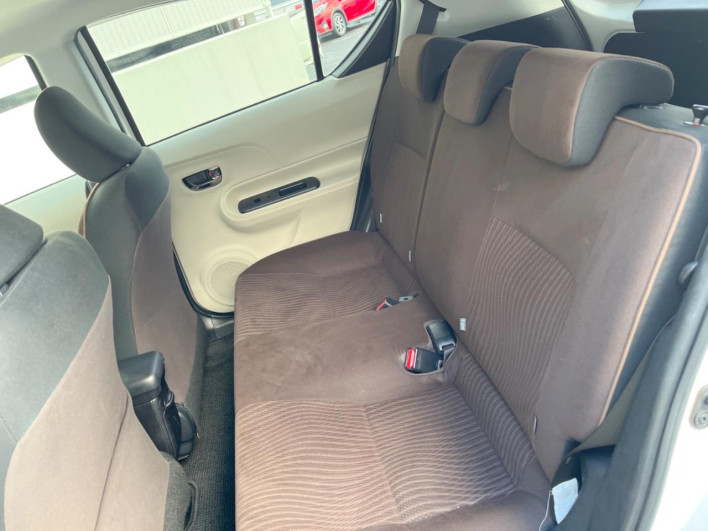 2012 Toyota Aqua DAA-NHP10 (UW-69f56b8a0c0ff)[27]