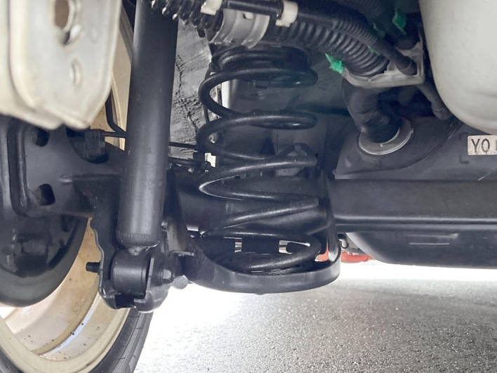 2012 Toyota Aqua DAA-NHP10 (UW-69f56b8a0c0ff)[9]