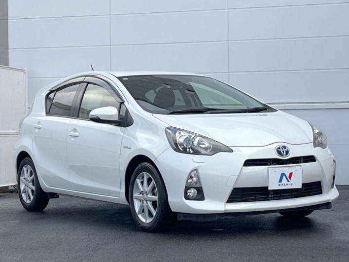 2012 Toyota Aqua DAA-NHP10 (UW-69f56b8a0c0ff)[16]