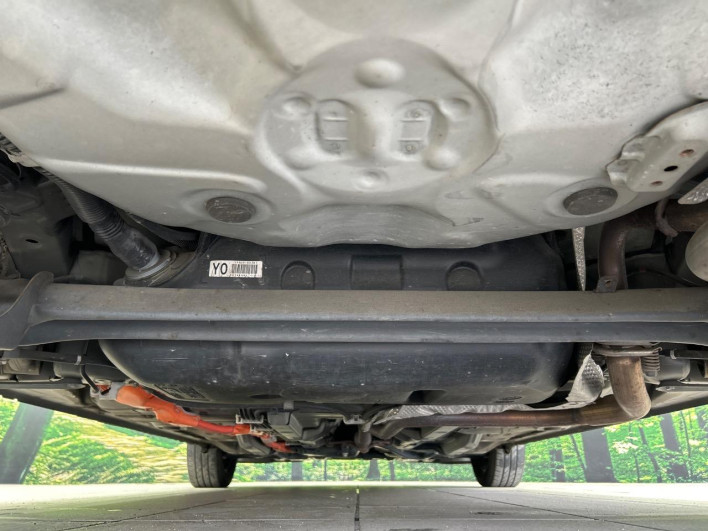 2013 Toyota Aqua DAA-NHP10 (UW-69f56b8a2e7ca)[25]