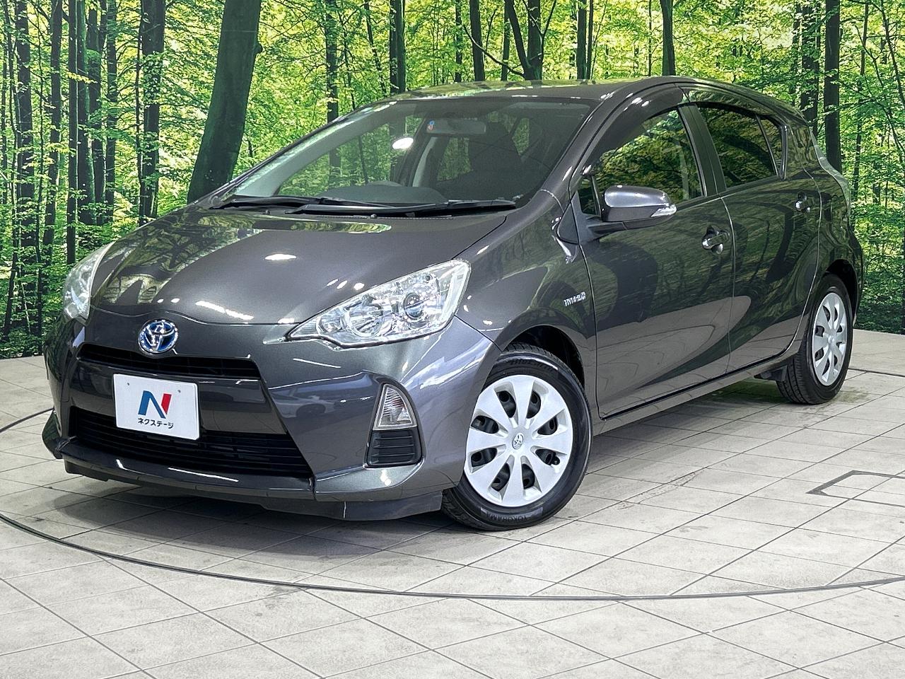 2013 Toyota Aqua DAA-NHP10