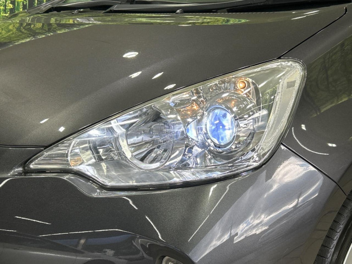2013 Toyota Aqua DAA-NHP10 (UW-69f56b8a2e7ca)[13]