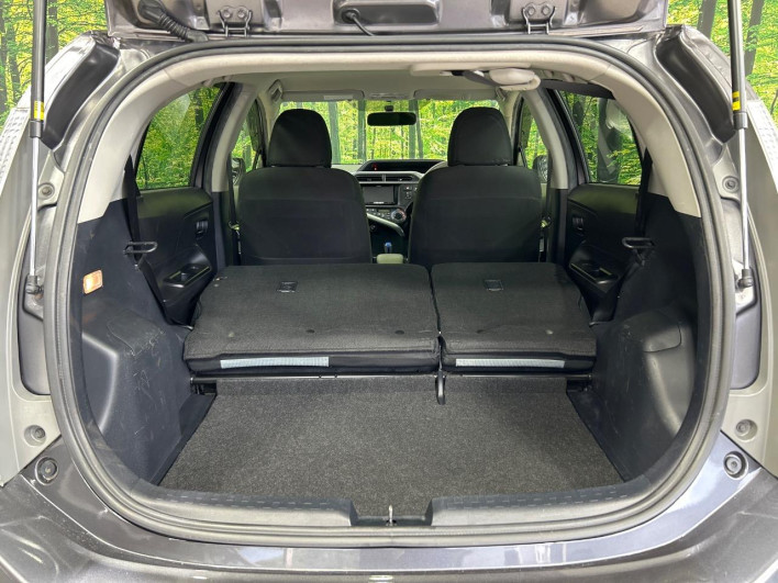 2013 Toyota Aqua DAA-NHP10 (UW-69f56b8a2e7ca)[27]