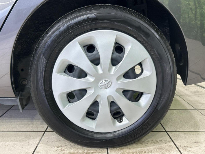 2013 Toyota Aqua DAA-NHP10 (UW-69f56b8a2e7ca)[8]
