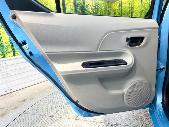 2013 Toyota Aqua DAA-NHP10 (UW-69f56b8a45ce2)[20]