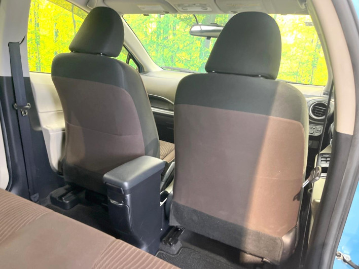 2013 Toyota Aqua DAA-NHP10 (UW-69f56b8a45ce2)[26]