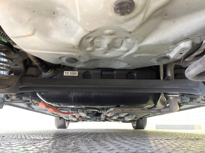 2013 Toyota Aqua DAA-NHP10 (UW-69f56b8a45ce2)[11]