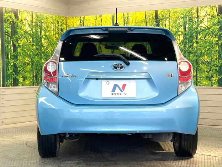 2013 Toyota Aqua DAA-NHP10 (UW-69f56b8a45ce2)[13]