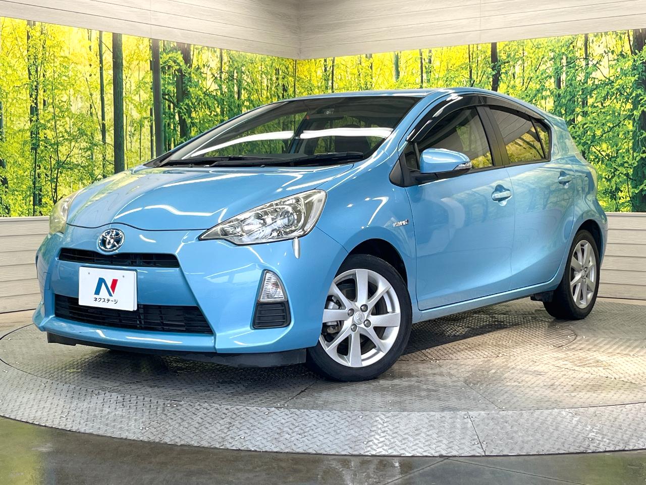 2013 Toyota Aqua DAA-NHP10