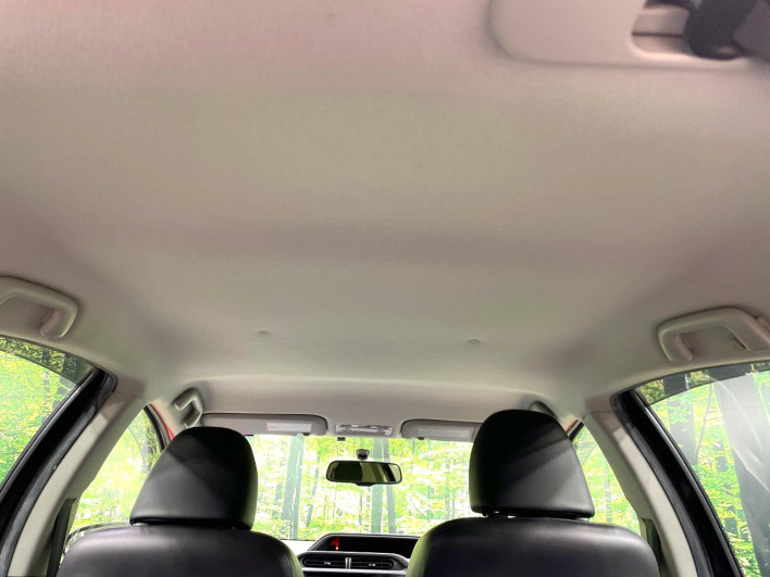2014 Toyota Aqua DAA-NHP10 (UW-69f56b8d2a21b)[27]