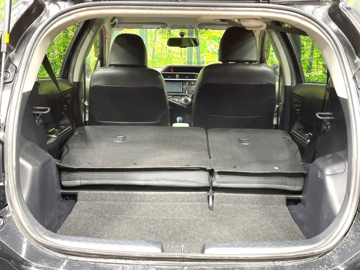 2014 Toyota Aqua DAA-NHP10 (UW-69f56b8d2a21b)[26]
