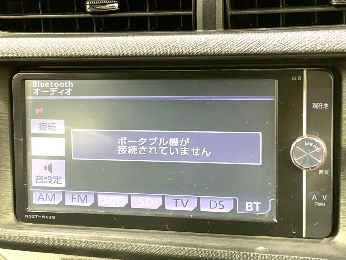 2014 Toyota Aqua DAA-NHP10 (UW-69f56b8d2a21b)[12]