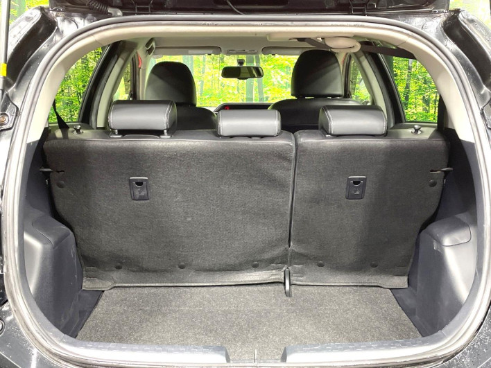 2014 Toyota Aqua DAA-NHP10 (UW-69f56b8d2a21b)[25]