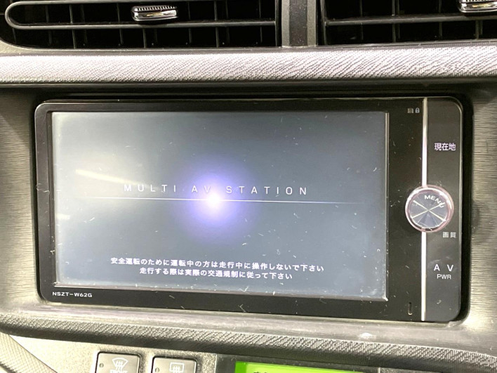 2014 Toyota Aqua DAA-NHP10 (UW-69f56b8d2a21b)[11]