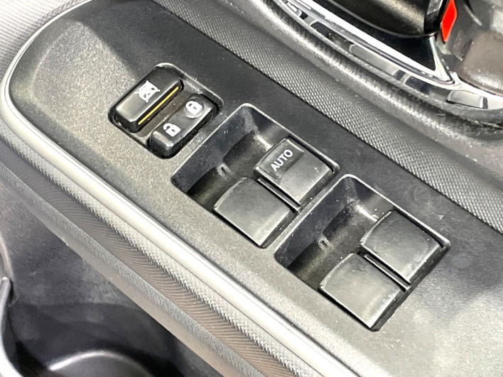 2014 Toyota Aqua DAA-NHP10 (UW-69f56b8d2a21b)[9]
