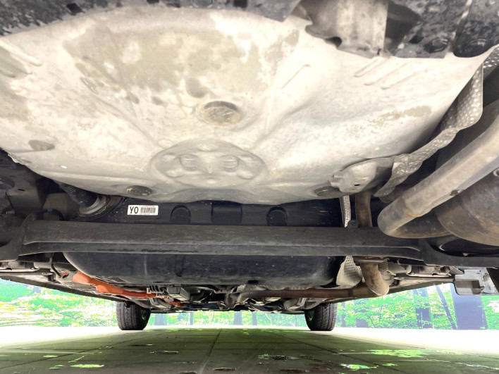 2014 Toyota Aqua DAA-NHP10 (UW-69f56b8d2a21b)[29]
