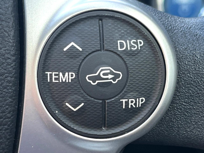 2015 Toyota Aqua DAA-NHP10 (UW-69f56b8d37a03)[19]