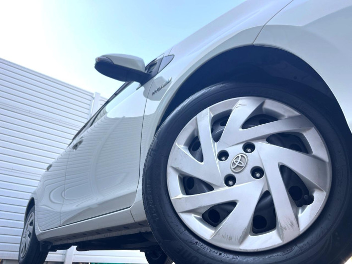 2015 Toyota Aqua DAA-NHP10 (UW-69f56b8d37a03)[11]