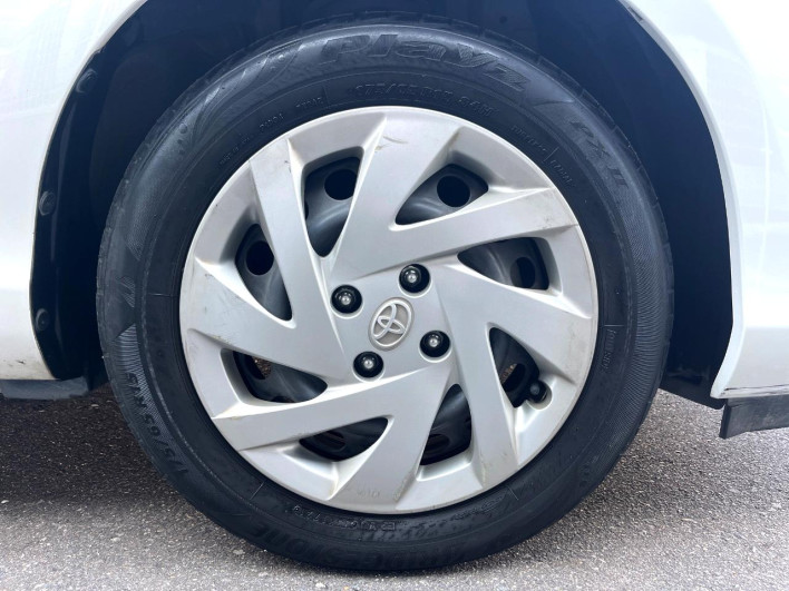 2015 Toyota Aqua DAA-NHP10 (UW-69f56b8d37a03)[5]