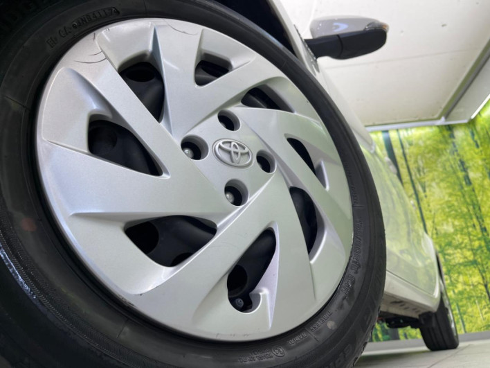 2017 Toyota Aqua DAA-NHP10 (UW-69f56b8f38bb8)[5]