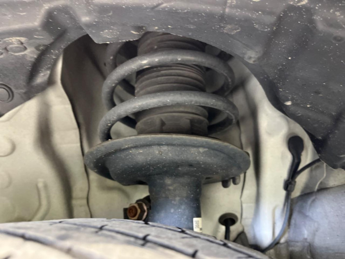 2017 Toyota Aqua DAA-NHP10 (UW-69f56b8f38bb8)[7]