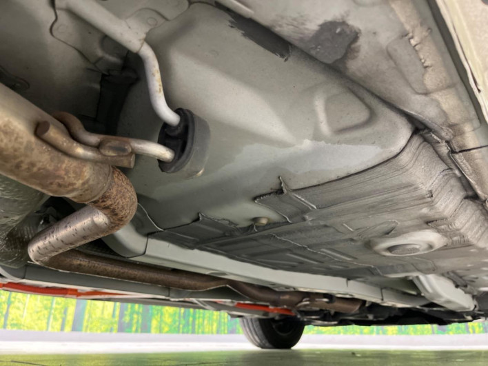2017 Toyota Aqua DAA-NHP10 (UW-69f56b8f38bb8)[19]